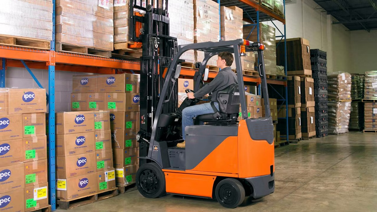 Why Are Electric Forklifts the Future of Warehouse Efficiency?